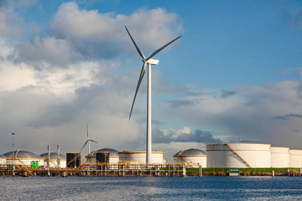 Offshore wind turbine installation using heavy-lift crane vessel at sea